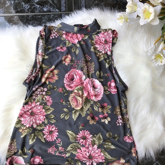 Nice grey color Polly & Esther blouse 🌿 - Picture 2 of 7